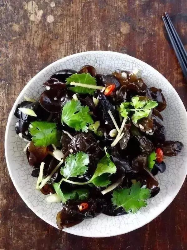 黑木耳|比红糖水好百倍，真正的“补血之王”竟是它！99%的人都不知道！