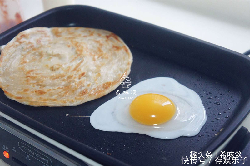  妈妈牌早餐，搞定懒床孩子，烙一烙，口感一级棒，比鸡蛋饼解馋！