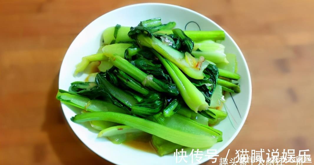 油菜|家里老保姆教我，炒青菜的3个诀窍，青菜不发黄出水，你不学吗？