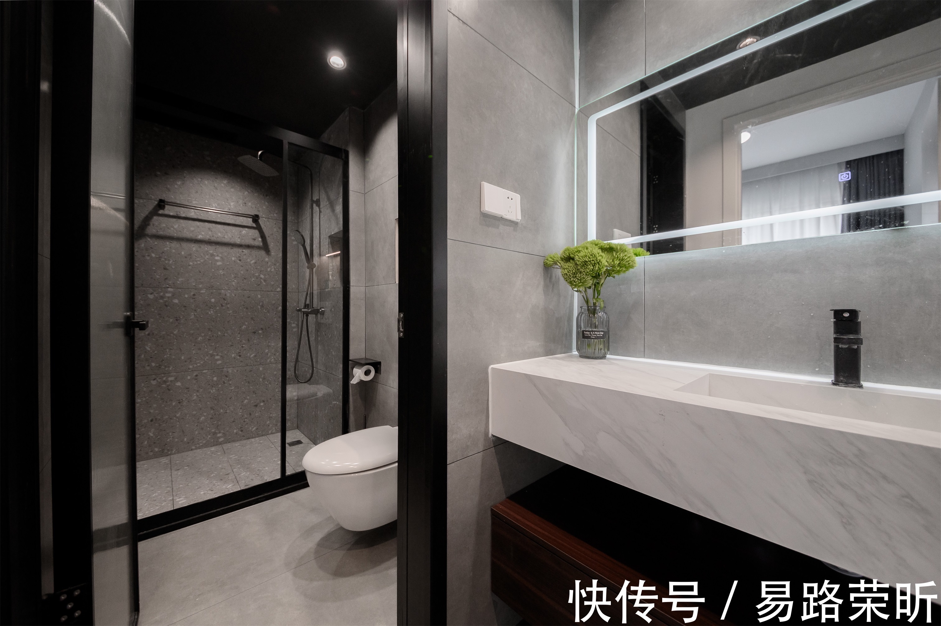 过道|家是温柔的避风港,寒夜归来时的一盏灯,是记忆里的温存,放不下的牵挂。