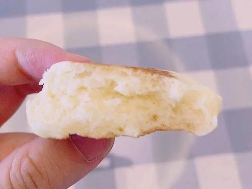 免烤箱，吃过就念念不忘，这款山药小饼看起来其貌不扬