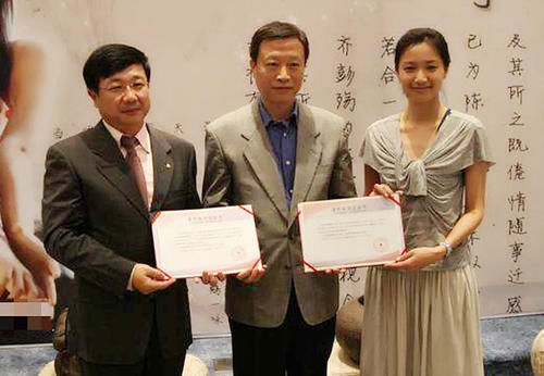 练字!她3岁练字,字迹远超很多书协会员,让书法家汗颜