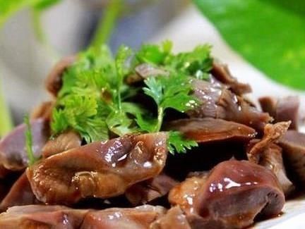 喜欢|精选美食烤羊肉串,蒜蓉炒空心菜,胡萝卜木耳炖鸡汤,酱鸡胗