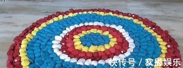 旧衣服扔掉太浪费了,天才主妇把它做成垫子,坐着舒服又省钱