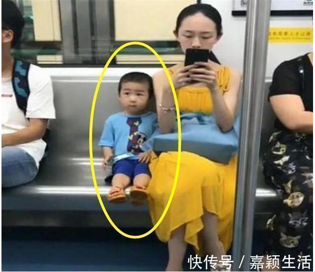 地铁|又一个地铁宝宝火了,有教养的孩子在哪里都发光,这就是差距!