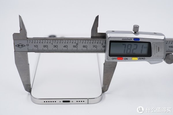 屏幕|有线平常心无线很尴尬，苹果iPhone 12 Pro Max充电评测