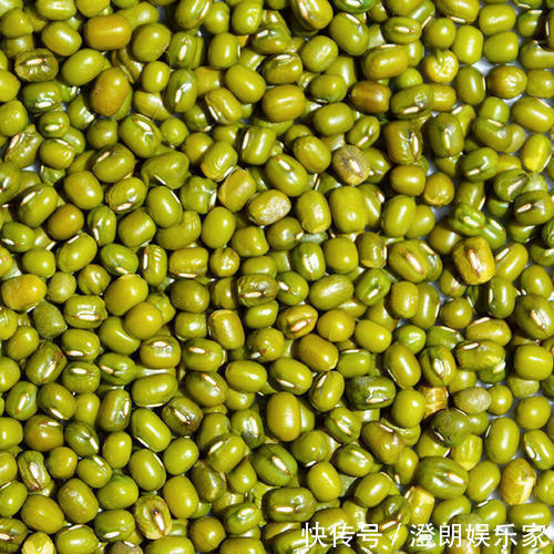 红润|女人不想显老，推荐多吃3种食物，美容养颜，面色红润有光泽