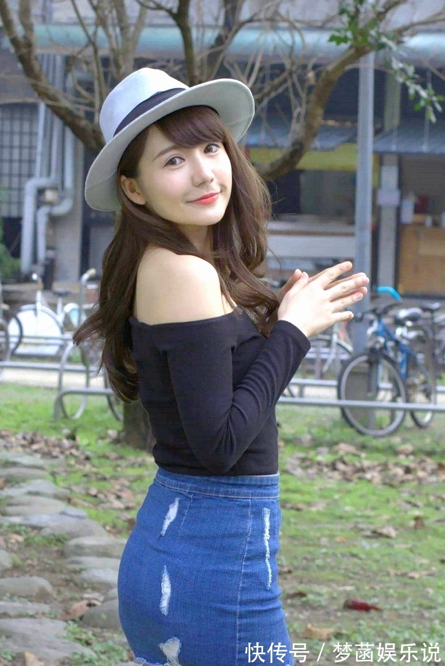 牛仔 美女牛仔搭配打造丰满的身姿,女人味十足!