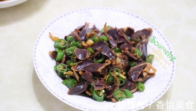 西兰花|一家五口的晚餐，四菜一汤一道凉拌菜不足100元，婆婆直夸我贤惠