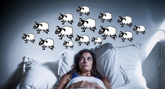 现代人|三个生活方式,容易引起失眠,想更快入睡,最好能改