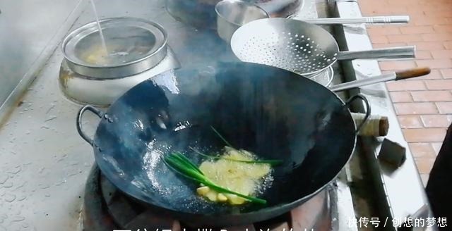 鲫鱼羊肉汤——酒店大厨将羊肉、萝卜、鲫鱼合烹,营养健康价值高