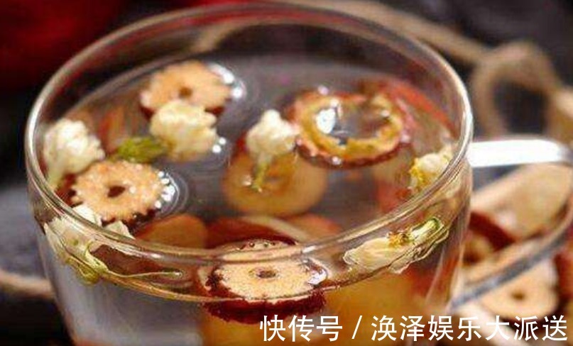 山楂荷叶茶|山楂和此物泡水,天然“减肥药”,常喝失眠好了,瘦出小蛮腰!