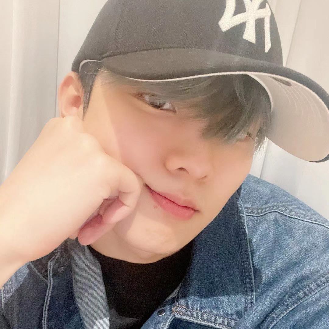 《哥哥》舞台抄袭韩国男团，韩国网友：小偷们又闭嘴默认了？