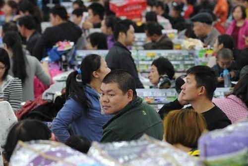 上门|商铺租不出去，“怪”在电商头上？3点不解决，生意难“找上门”