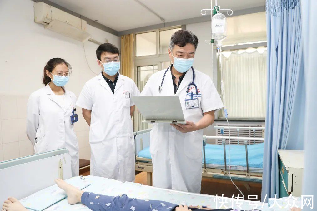 济南市中心医院|2岁男童重症肺炎4天致感染性休克入院，儿童呼吸重症医学团队多项急救措施挽救性命