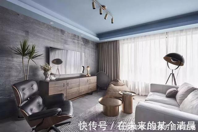 新家|108㎡现代三居室，蓝色吊顶，水泥背景墙，时尚有格调的新家
