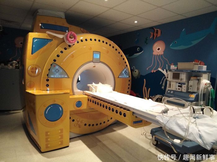 手机充电|网友晒出38个很贴心的生活物品,这些设计师都有一颗产品经理的心,太有爱了