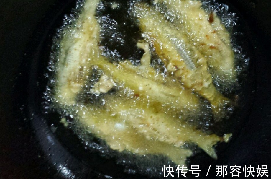 煎鱼直接下锅大错特错，教你3个小技巧，不粘锅不破皮，还特别嫩