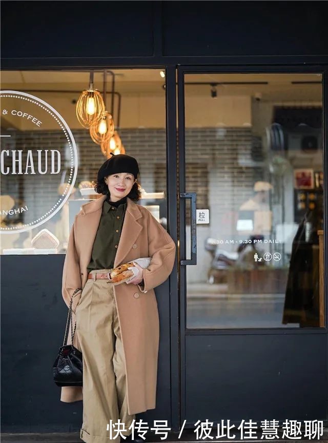 中年女人的穿搭示范,太有气质了