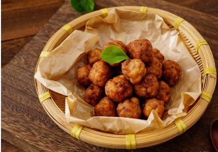 炸丸子|婆婆40年炸丸子配方,多花5毛钱,外酥里嫩,放好几天都不硬