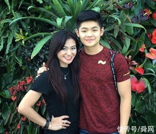 国外50岁“冻龄女神”与儿子似情侣毫无违和感，女人不注意这些，用多少化妆品都没有用