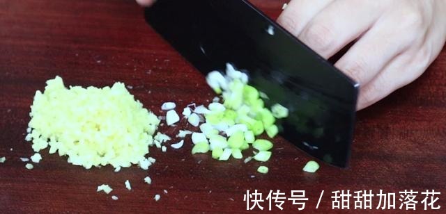 小葱|自从学会包子这个做法,我家一周吃4次,10分钟搞定,好吃还营养!