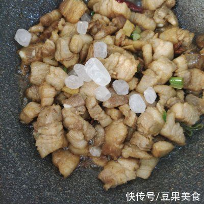 大厨教我的家庭版红烧肉的做法，确实比我自己做的讲究