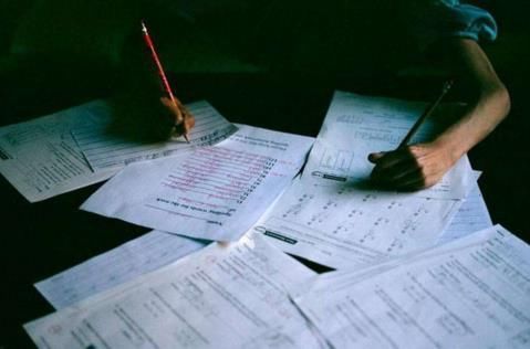 失眠|花季少女不堪重负失眠休学:有些压力,真的能把孩子压垮