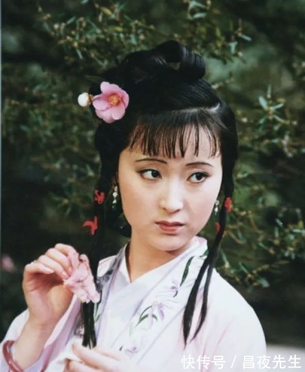 四大家族$黛玉进贾府只带一个老嬷嬷一个小丫头?巡盐御史家真有这么寒碜吗