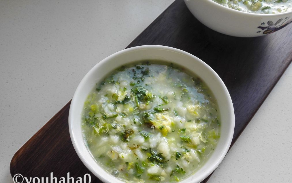 开工后，早餐就爱一碗疙瘩汤，不管贵贱都要吃，荠菜味的特鲜