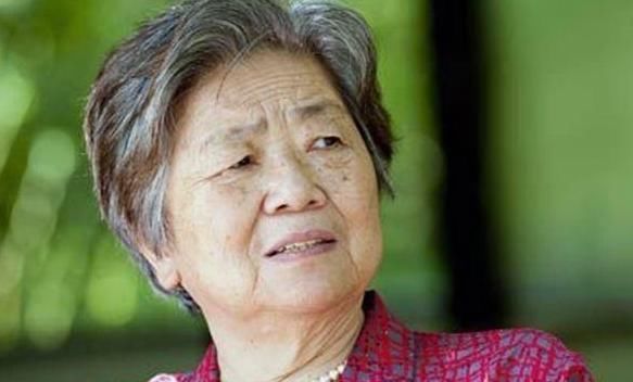 为何年纪大了容易有老年斑,营养专家常吃两物,可能及时避免