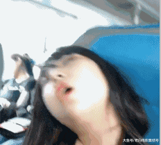 |搞笑GIF段子:带头大哥去世,小弟够义气