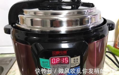 雪梨银耳羹|煮银耳时，别只会傻傻的泡水少了这一步，银耳煮再久也不会出胶