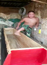 |搞笑GIF:一转身美美哒