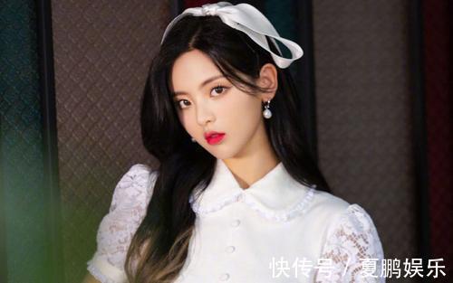 都是中專畢業(yè)，在給外國人點餐時，趙麗穎和李浩菲的差距太大了