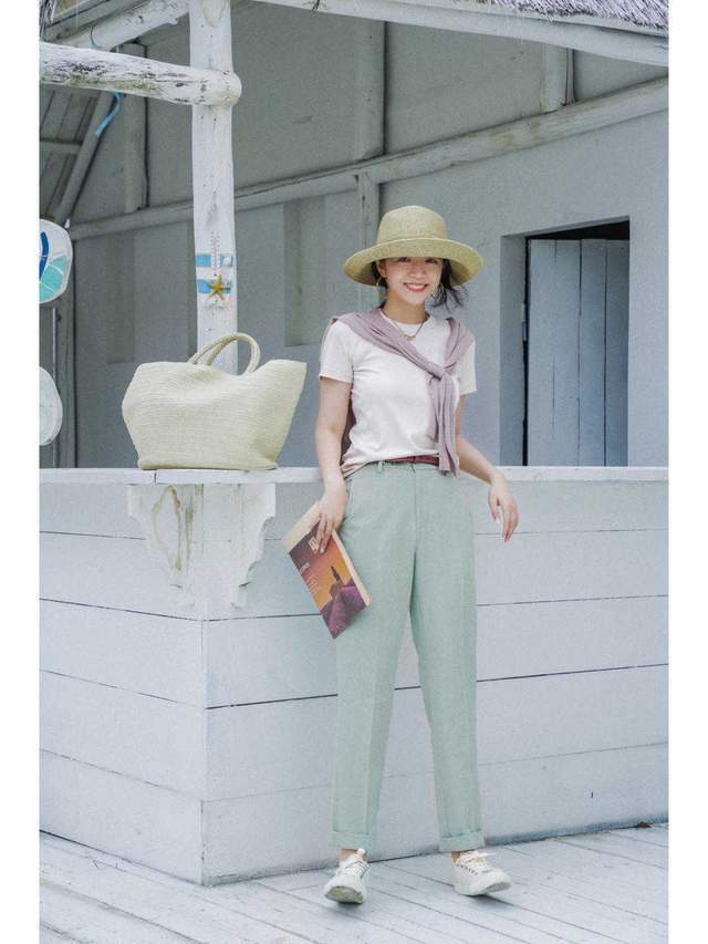 西裤|秋季胖女孩怎么穿?卡其色风衣搭配牛仔裤高级优雅,显高还显瘦