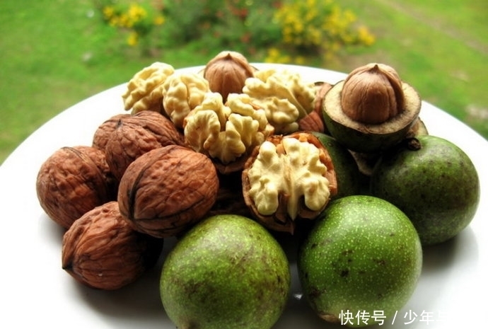 吃核桃補(bǔ)腦,那是早上吃好還是晚上吃好呢?很多人不清楚