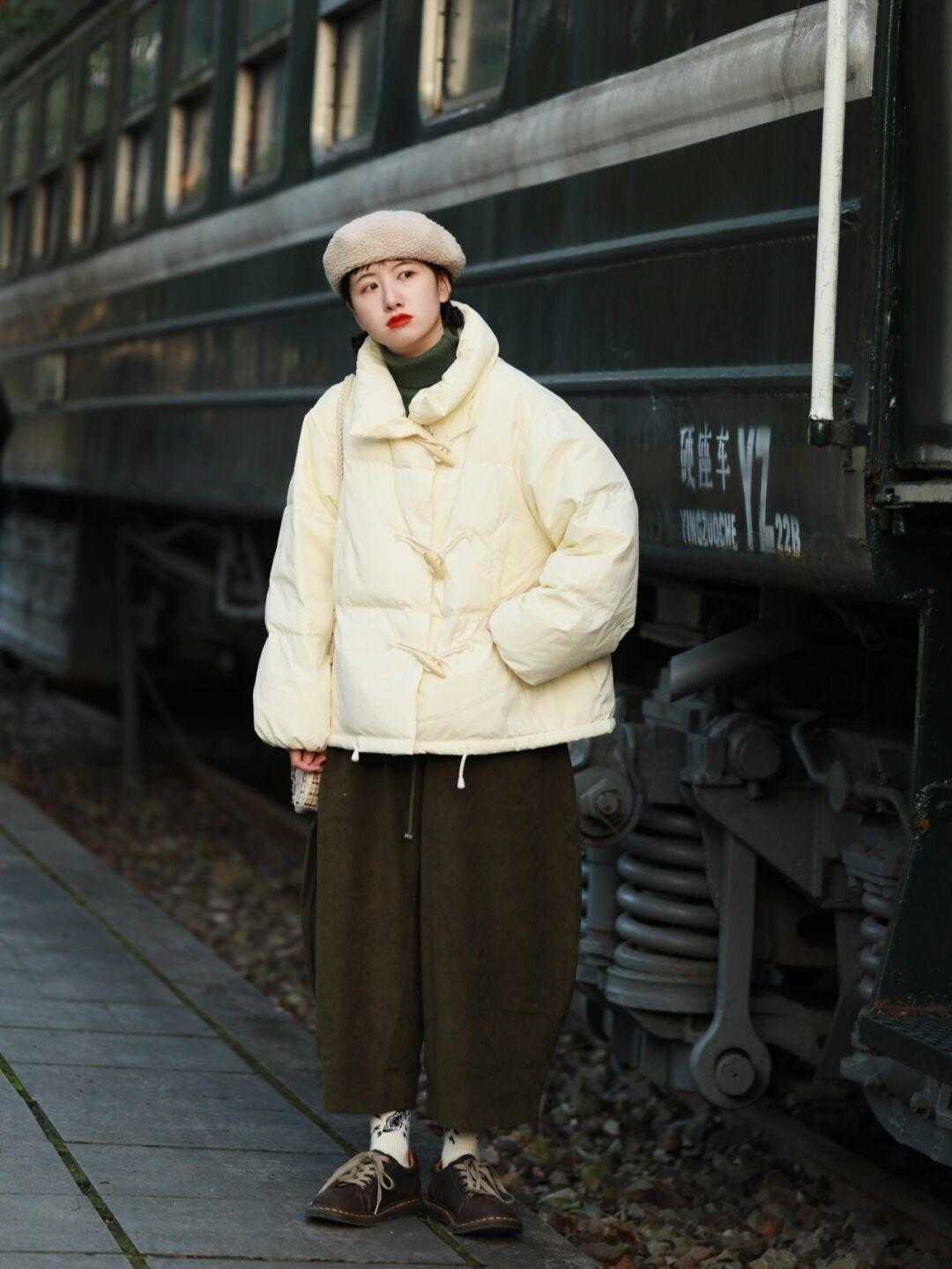 深灰色|“羽绒服”才是万能搭配神器,冬季穿保暖还个性,时髦精都爱了!