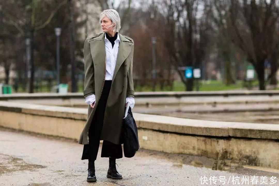 毛衣流行这么塞，修饰腿型还显高5cm