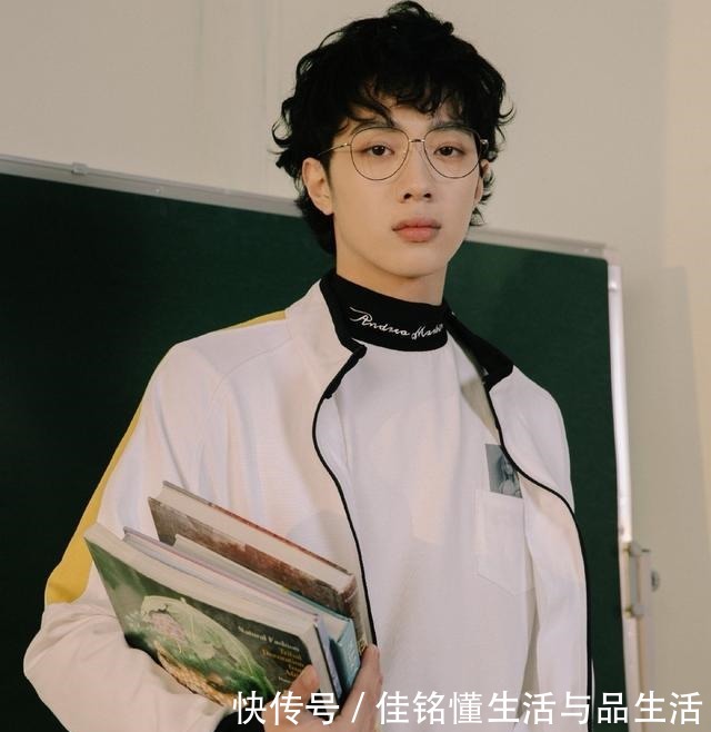 发型|锅盖头已过时,这5款男生“发型”才是当下最火,清爽精神还帅气!