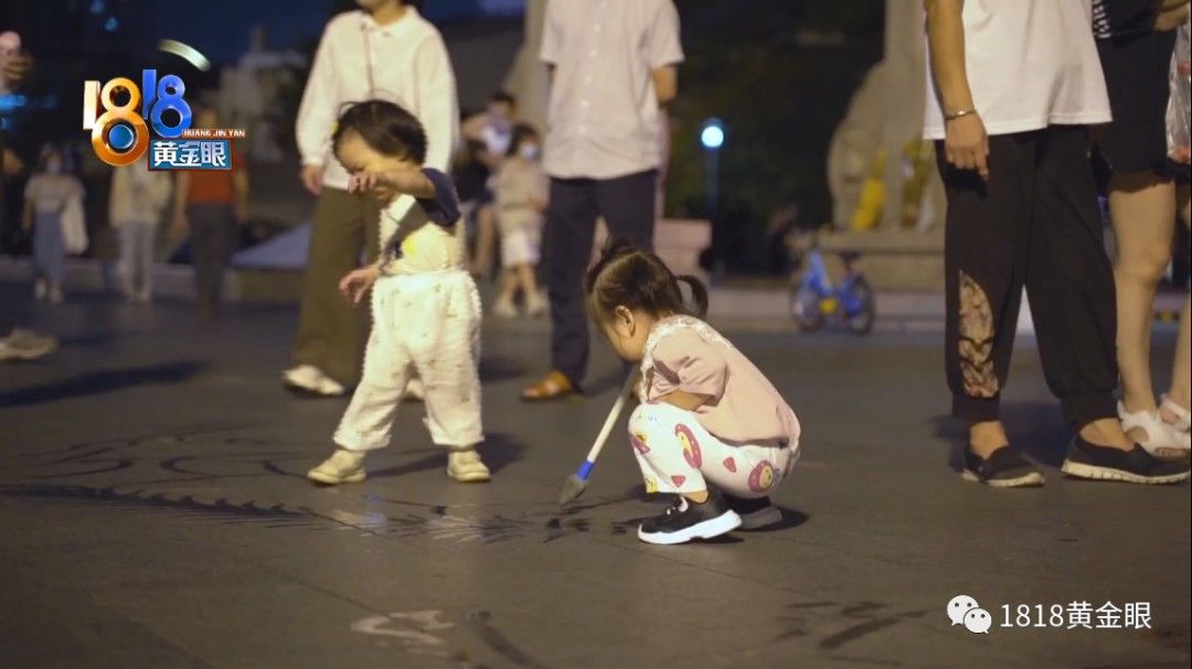 葛师傅！斜阳下慢节奏，老少各有生活