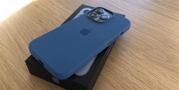 iphone|iPhone 13首批预购者已拿到货：大批上手来了 蓝色真机最吸睛