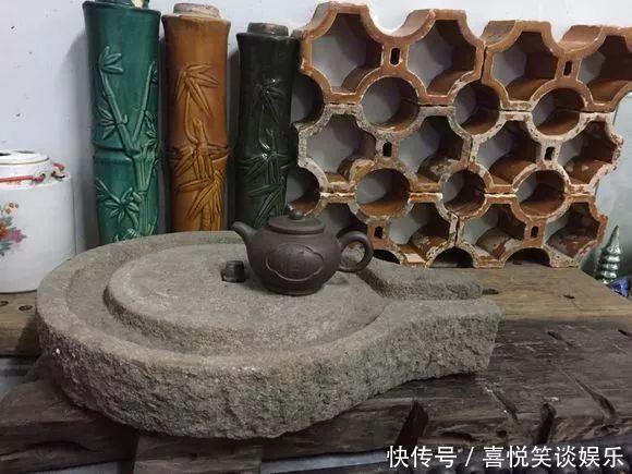 几十个高价花盆,被扔在垃圾桶旁,捡还是不捡?