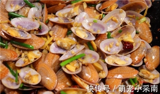 泥沙|花甲吐沙干净有诀窍，渔民：学会一招，不用水泡，花甲疯狂吐沙