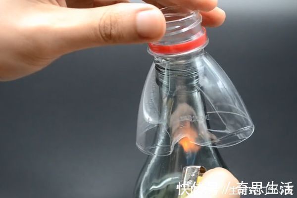 酱油瓶|把塑料瓶粘在玻璃瓶上，解决了困扰大家的一个大难题，实用又省钱