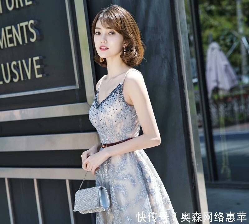 街拍:都挺好,就是走路不太方便