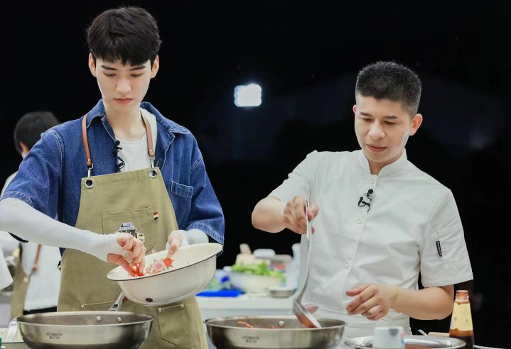 丁真|《中餐厅5》今晚开播！黄晓明携合伙人开启国潮美食之旅