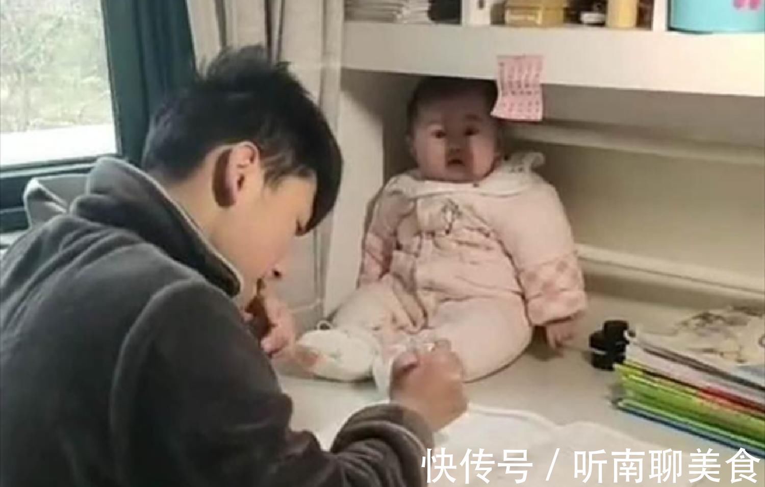生物钟|家有二胎的幸福和苦恼，大宝写作业为防二宝打扰，使出十八般武艺