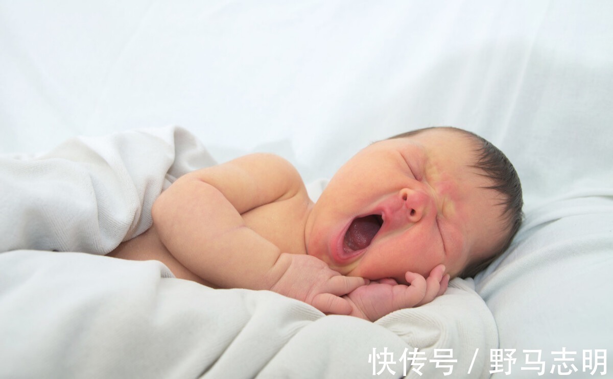 二氧化碳|新生儿睡姿采取什么方式好仰睡、侧睡、趴睡到底哪个才合适