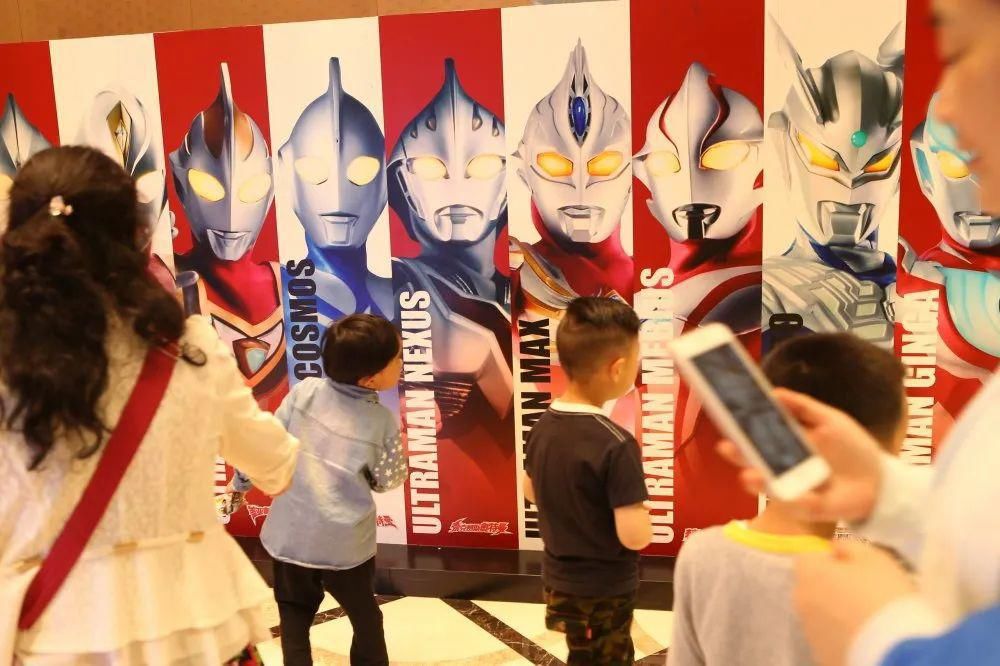 系列|又一经典终结，以后再没人帮我买奥特曼打小怪兽了（文末附奥特曼表情包））